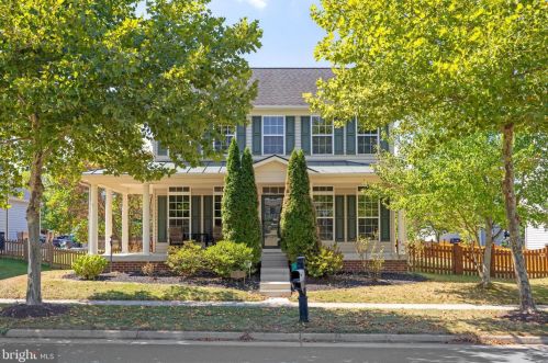 11 Broad Way, Lovettsville VA  20180-8608 exterior