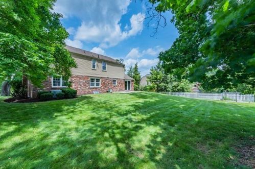 1765 Taper Dr, Pittsburgh, PA 15241-2623