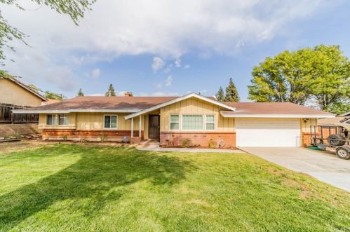 5361 Golden Ave, Riverside CA  92505-2416 exterior