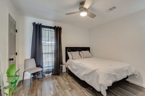 1608 Oxford Dr, Midlothian TX  76063-3369 exterior