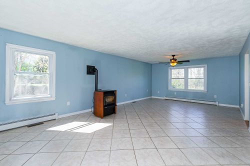 17 Liberty Dr, Rock Tavern NY  12575-5247 exterior