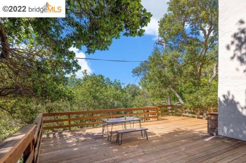 899 Glendome Cir, Oakland CA 94602-1413 exterior