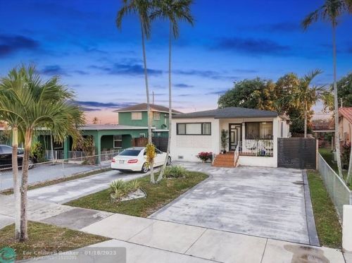 754 44th St, Hialeah FL  33013-1918 exterior