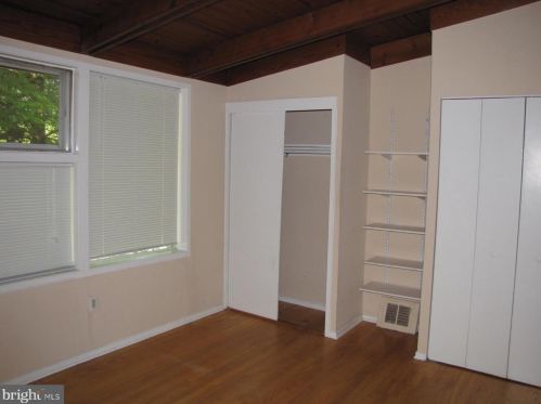 2901 Pine Spring Rd, Falls Church VA  22042-1317 exterior