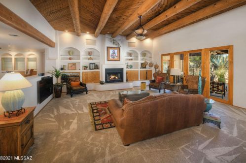 4725 La Rueda, Tucson, AZ 85718-6124