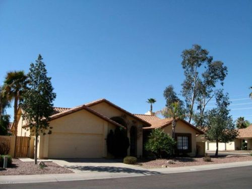 1525 Saint Lucia Dr, Gilbert, AZ 85233-6533