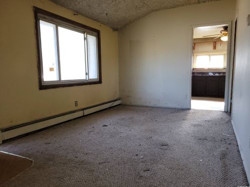 14 Nicoll Ave, Central Islip NY  11722-3135 exterior