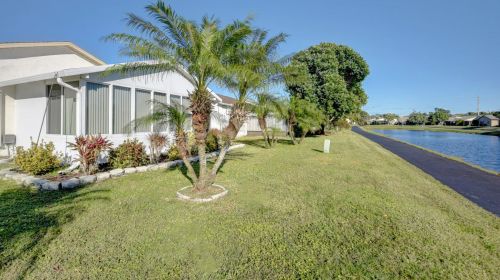 5136 Mirror Lk Blvd, Boynton Beach FL  33472-1211 exterior