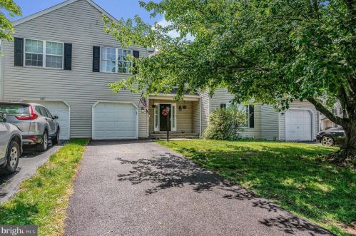 1109 Oxford Cir, Lansdale PA 19446-6653 exterior