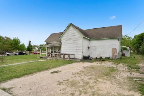201 Main St, Monadale, TX 78634-4381
