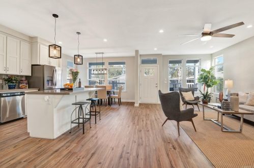 3340 Don Tomaso Dr, Carlsbad CA  92010-3951 exterior