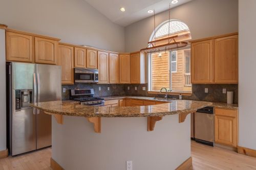 14520 Reed Ave, Truckee CA 96161-3610 exterior