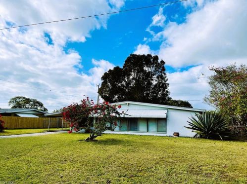 105 Oregon Rd, Lehigh Acres, FL 33936-6115