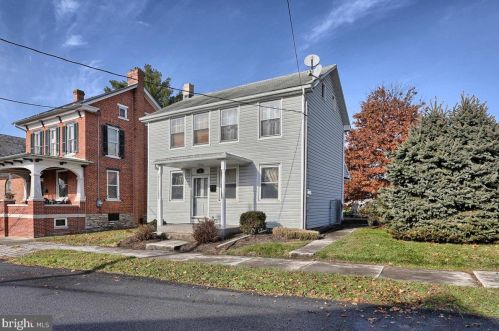 35 Main St, Swatara, PA 17033-2402