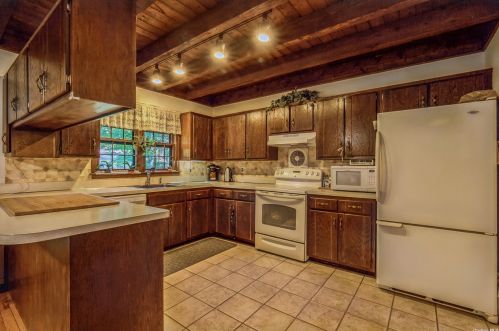 10 Woodfield Ave, Northport NY  11768-2439 exterior