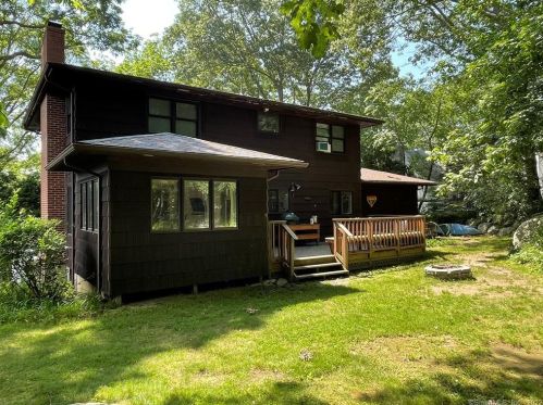 30 Bass Dr, Groton CT  06340-5408 exterior