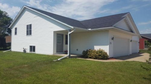 2010 Crooked Ave, Holmen WI  54636-8632 exterior