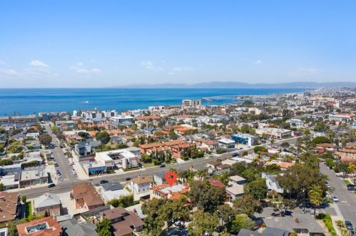 607 Gertruda Ave, Redondo Beach CA  90277-2132 exterior