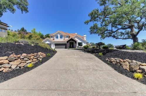 1535 Barcelona Dr, Folsom CA  95762-7212 exterior