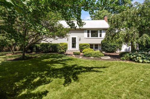 40 Brewster Rd, Cohasset MA  02025-2136 exterior