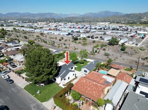 8042 Irvine Ave, North Hollywood CA  91605-1646 exterior