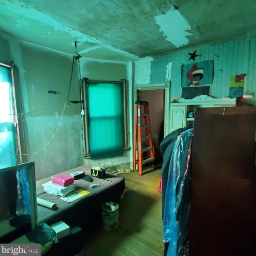 4929 Hazel Ave, Philadelphia PA 19143-2086 exterior