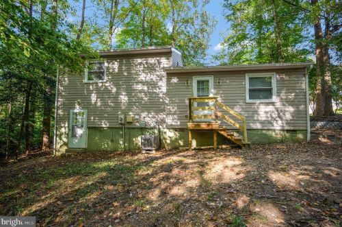 5512 Carousel St, Fredericksburg VA  22407-1205 exterior