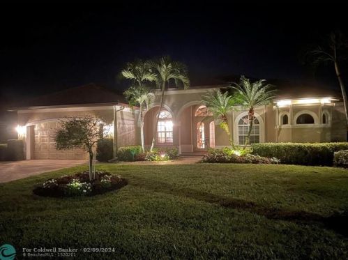 7937 Tiger Lily Dr, Naples, FL 34113-2635
