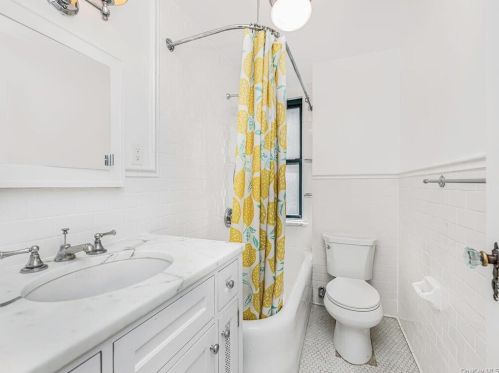 65 95th St, New York NY  10025-6759 exterior