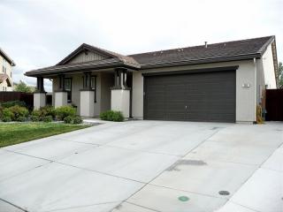 348 Bramble Ct, Roseville, CA 95747-4201