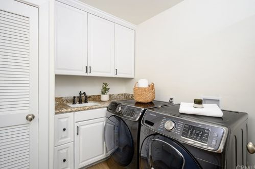 513 Dianthus St, Manhattan Beach CA  90266-6720 exterior