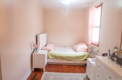 1847 Barnes Ave, Bronx NY  10462-3607 exterior