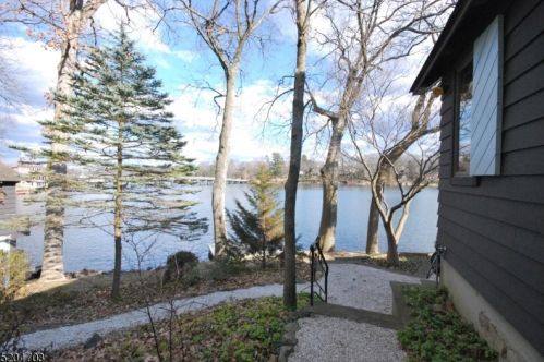 254 Shore Trl, Sparta NJ  07871-2038 exterior