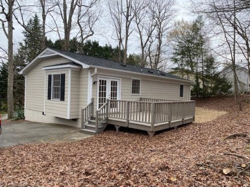 2109 Glenside Dr, Greensboro NC  27405-1611 exterior