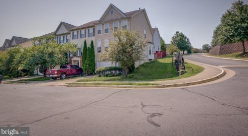 15677 Mendoza Ln, Woodbridge, VA 22191-6231