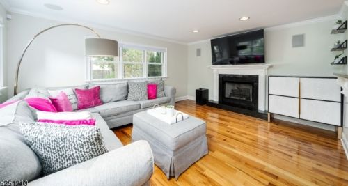49 Myrtle St, Cranford NJ  07016-3456 exterior