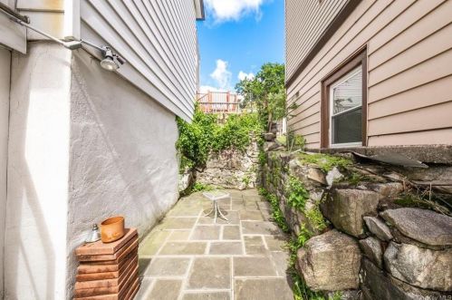 30 Tobins Ln, Highland Falls, NY 10928-1928
