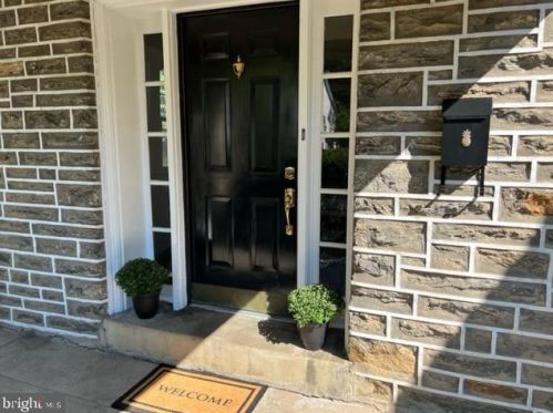 835 Elkins Ave, Melrose Park, PA 19027-1203