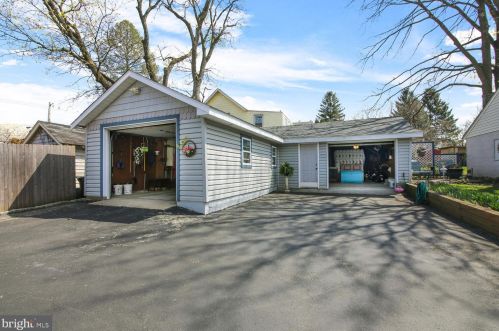 704 Berwyn Ave, Berwyn PA  19312-1714 exterior