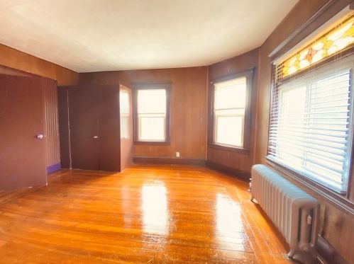 117 Dawes St, Springfield MA 01109-3042 exterior