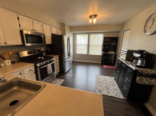 219 Manor View Dr, Manor PA  15665-9731 exterior