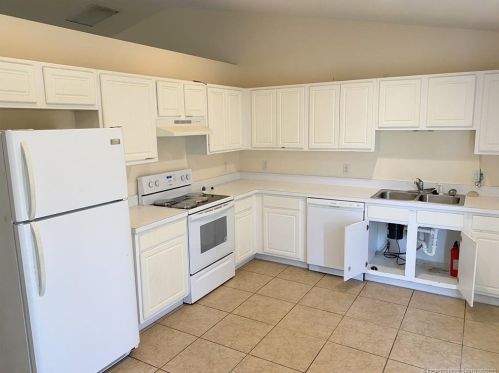 1912 Berkshire Blvd, Fort Pierce FL  34952-6660 exterior