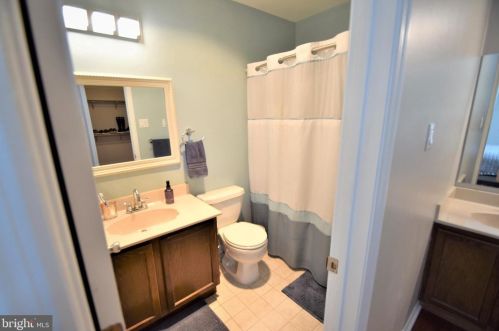 5538 Doral Dr, Wilmington DE  19808-2629 exterior