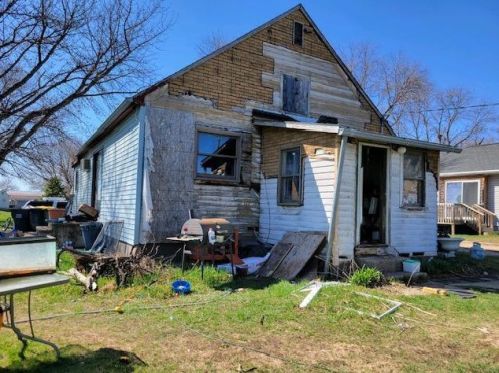 950 1st Ave, Edgerton MN  56128-1128 exterior