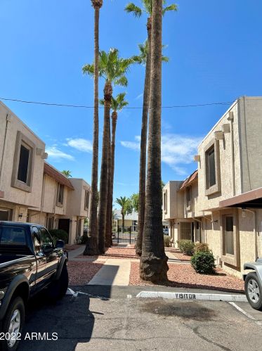 6120 Townley Ave, Glendale, AZ 85302-4518