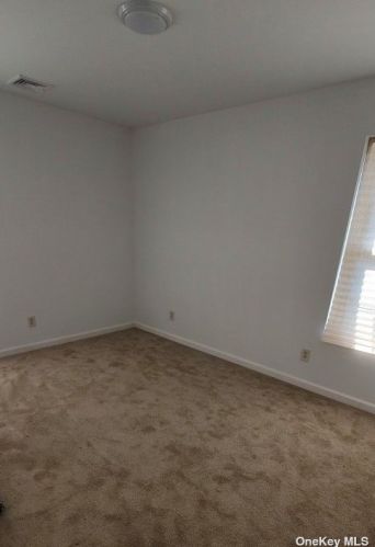 1659 Straight Path, Wheatley Heights NY  11798-1903 exterior