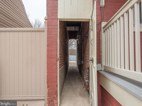 431 High St, Lancaster PA  17603-5205 exterior