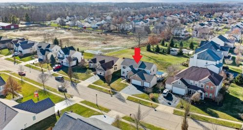 5695 Daisy Trail Dr, Darbydale, OH 43123-8090