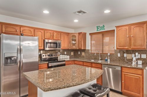 9417 Pioneer St, Tolleson AZ  85353-1504 exterior