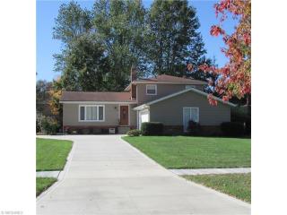 62 Monticello Dr, Brunswick, OH 44212-1209